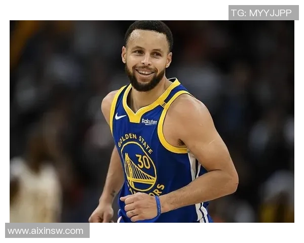 库里带伤飙分，再度刷新三分纪录！